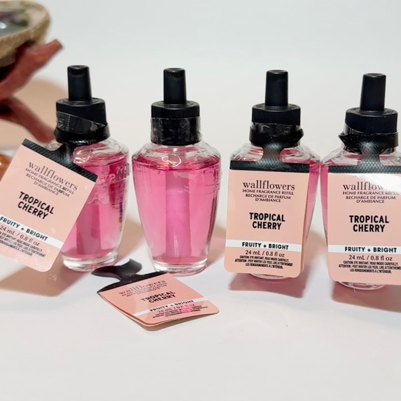 TROPICAL CHERRY Wallflowers - Picture 1 of 2